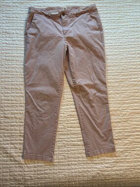 GAP Women’s Capris in Dusty Mauve